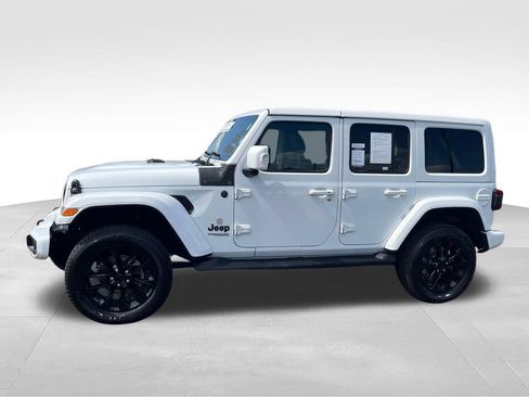 Used 2022 Jeep Wrangler Unlimited Sahara AWD/4WD image 2