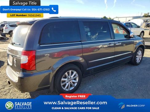 Used 2015 Chrysler Town & Country Limited Platinum w/ Trailer Tow Group image 4