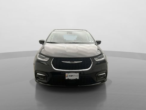 Used 2024 Chrysler Pacifica Touring-L FWD image 6
