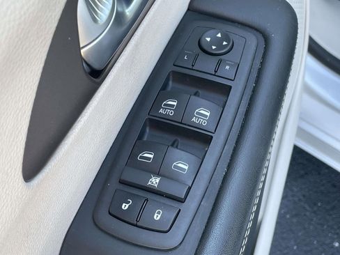 Used 2024 Chrysler Voyager LX FWD image 15