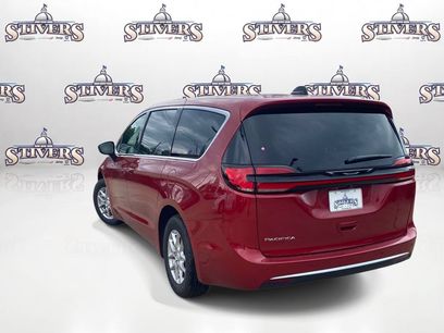 New 2027 Chrysler Pacifica Select
