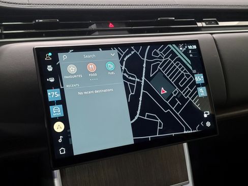 New 2026 Land Rover Range Rover Long Wheelbase SE image 19