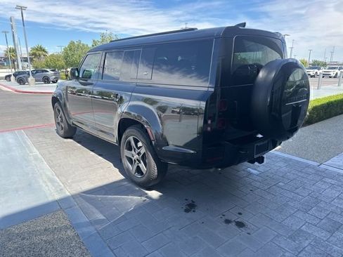 Used 2024 Land Rover Defender 130 X-Dynamic SE AWD/4WD image 7