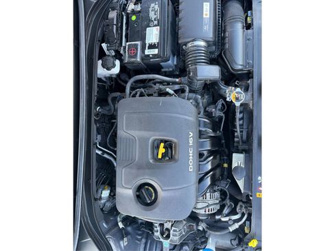 Used 2018 Hyundai Elantra SE w/ SE Connectivity Package 04 FWD image 12