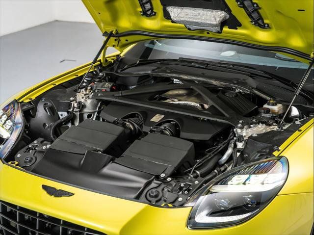 Used 2025 Aston Martin V8 Vantage Coupe RWD image 18