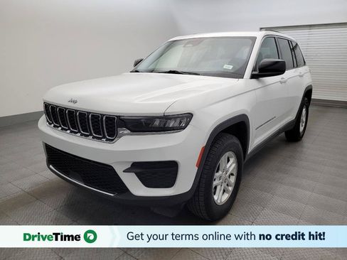 Used 2024 Jeep Grand Cherokee Laredo RWD image 1