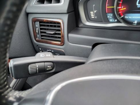 Used 2014 Volvo XC70 T6 image 33