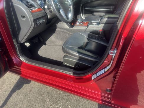 Used 2012 Chrysler 300 Limited image 9