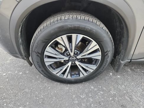 Used 2023 Nissan Rogue SV w/ SV Premium Package image 12