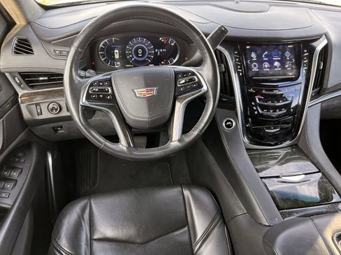 Used 2020 Cadillac Escalade ESV Platinum image 10