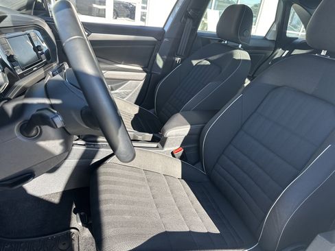 Used 2023 Volkswagen Jetta Sport image 11