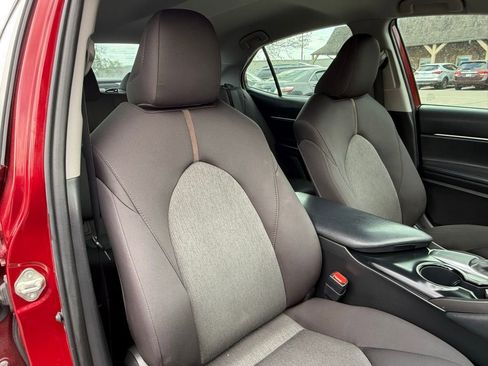 Used 2019 Toyota Camry LE FWD image 17