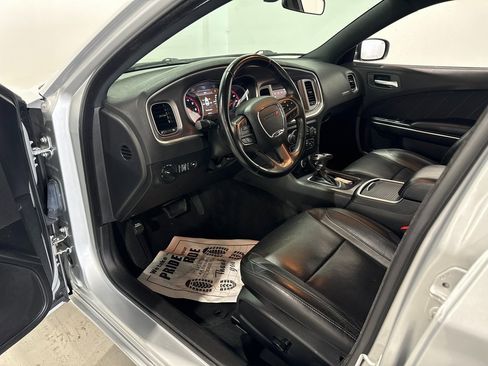 Used 2021 Dodge Charger SXT w/ Leather Interior Group image 18