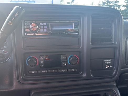 Used 2004 Chevrolet Silverado 2500 LT w/ Skid Plate Package image 11