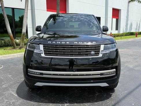 Used 2025 Land Rover Range Rover Long Wheelbase SE AWD/4WD image 12