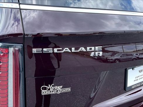 Certified 2025 Cadillac Escalade IQ Luxury 2 w/ LPO, Premium Carpet Package AWD/4WD image 24