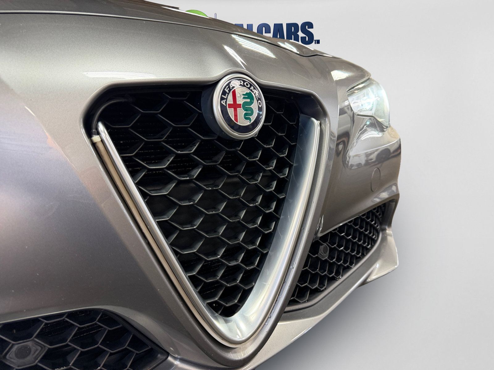 Used 2018 Alfa Romeo Giulia AWD image 12