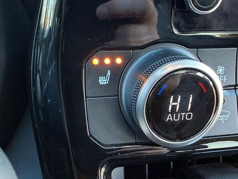 Certified 2023 Toyota Highlander XLE image 26