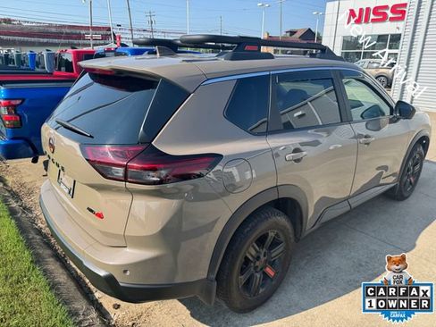 Used 2025 Nissan Rogue SV AWD/4WD image 3