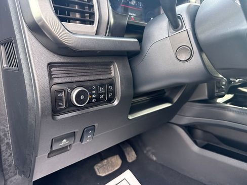 Used 2025 Ford F250 Platinum image 32