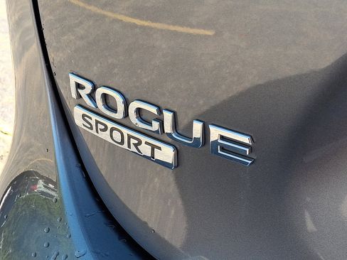 Used 2017 Nissan Rogue Sport SV image 31
