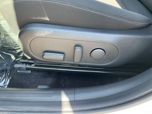 Used 2025 Hyundai Kona SEL image 23