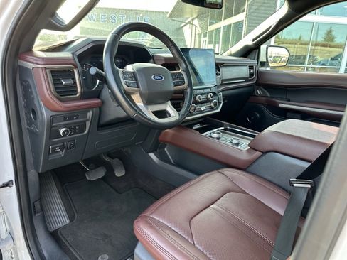 Used 2022 Ford Expedition Max Limited image 10