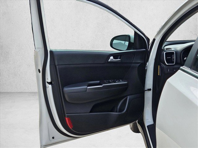 Used 2021 Kia Sportage LX FWD image 11
