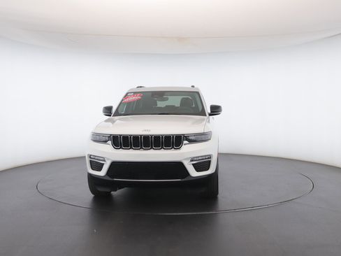 Used 2023 Jeep Grand Cherokee Limited image 35