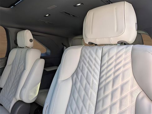 Used 2025 Cadillac Escalade IQ Sport 1 w/ LPO, Floor Liner Package image 20