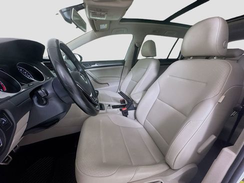 Used 2017 Volkswagen Golf Alltrack SE image 8