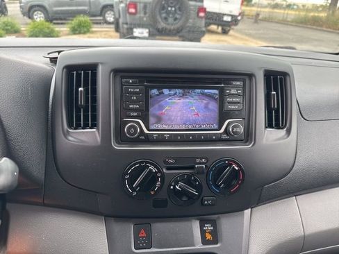 Used 2018 Nissan NV200 S image 5