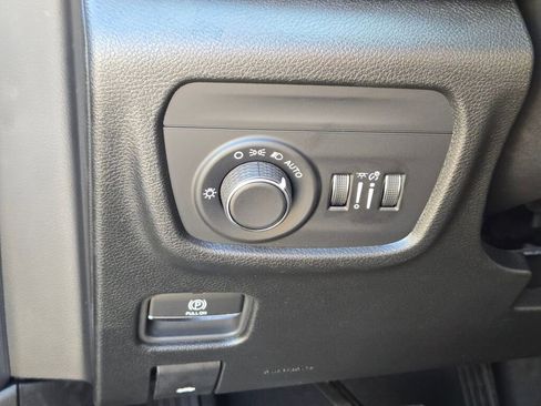 New 2025 Jeep Grand Cherokee Altitude image 27