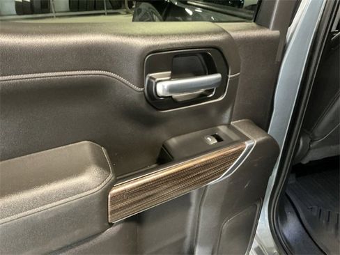 Used 2020 Chevrolet Silverado 1500 RST image 18