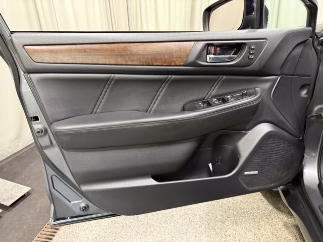 Used 2019 Subaru Outback 3.6R Limited AWD/4WD image 21