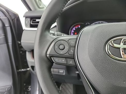 Used 2019 Toyota RAV4 Limited FWD image 25