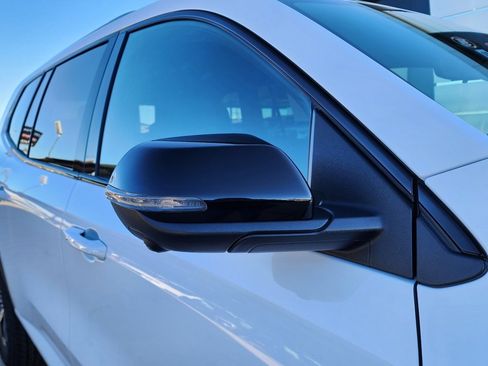 New 2026 GMC Acadia AT4 w/ Luxury Package image 11