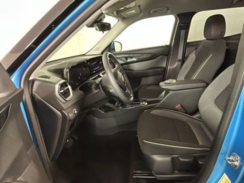 Used 2025 Chevrolet TrailBlazer LT FWD image 12