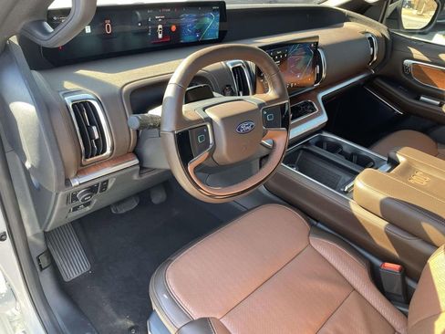 Used 2025 Ford Expedition Max King Ranch image 19