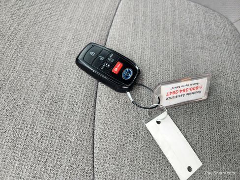 Used 2024 Toyota Sienna LE image 46