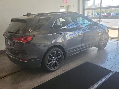Used 2022 Chevrolet Equinox RS w/ Infotainment Package image 3