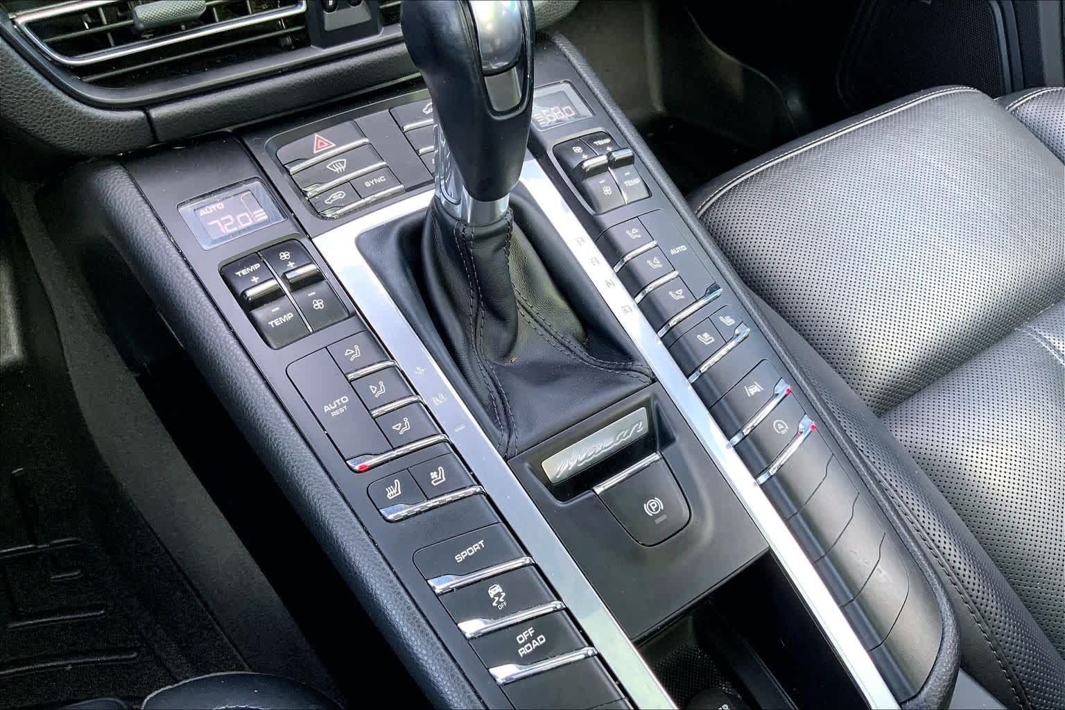 Used 2019 Porsche Macan AWD/4WD image 33