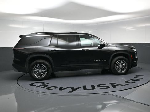 Used 2026 Chevrolet Traverse LT w/ Driver Confidence Package FWD image 10