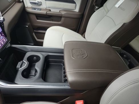 Used 2025 RAM 2500 Laramie image 28