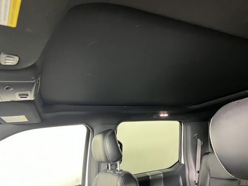 Used 2017 Ford F150 Lariat w/ Equipment Group 502A Luxury AWD/4WD image 18