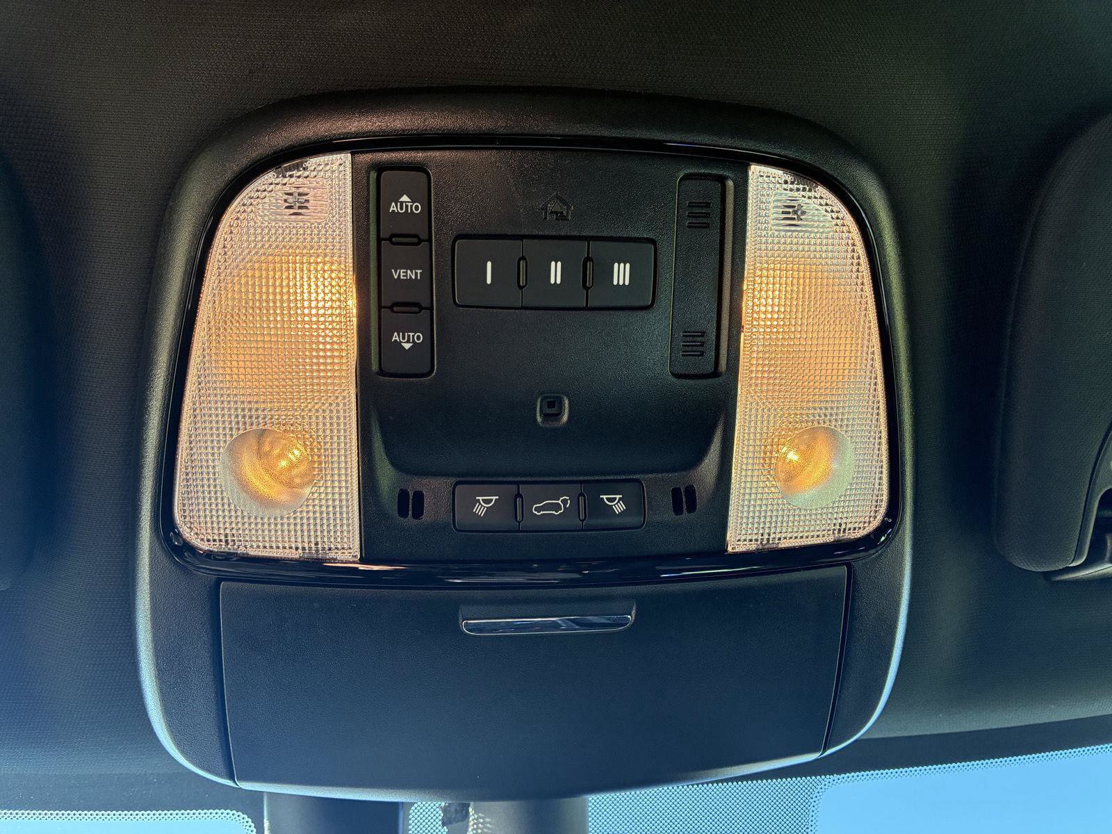 Used 2025 Dodge Durango R/T AWD/4WD image 29