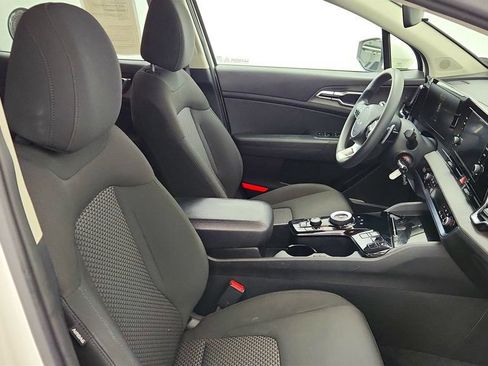 Used 2023 Kia Sportage LX AWD/4WD image 18