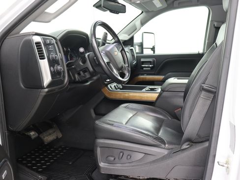 Used 2019 Chevrolet Silverado 3500 LTZ w/ Duramax Plus Package AWD/4WD image 8