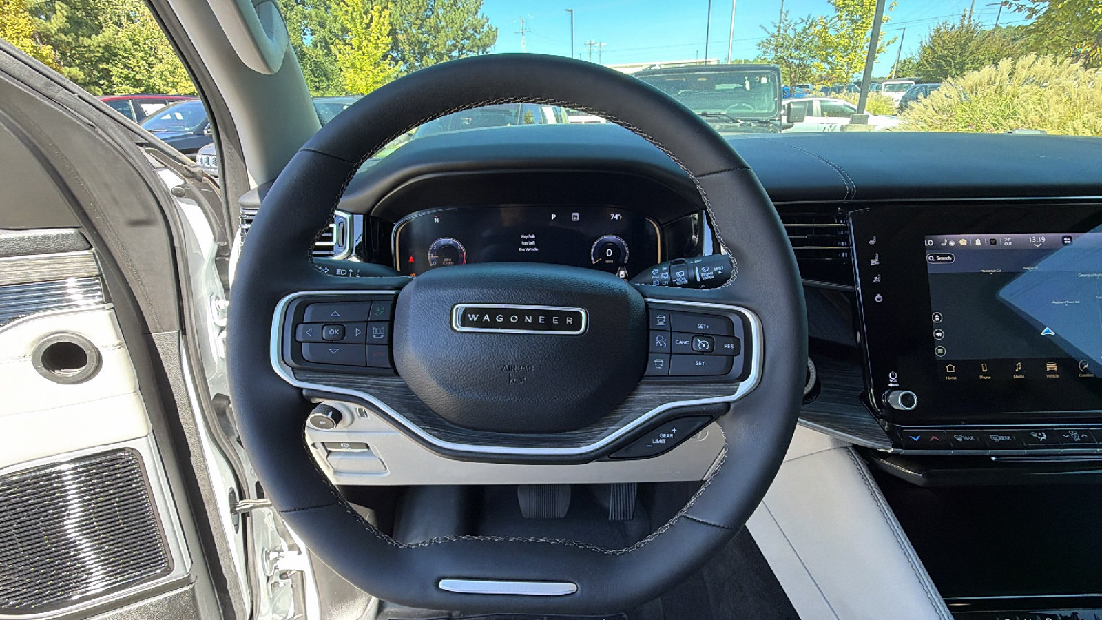 Used 2023 Jeep Wagoneer L Series III w/ Premium Group I AWD/4WD image 29