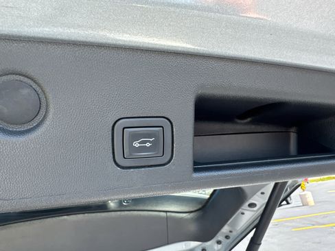 Certified 2023 Chevrolet Equinox Premier AWD/4WD image 16